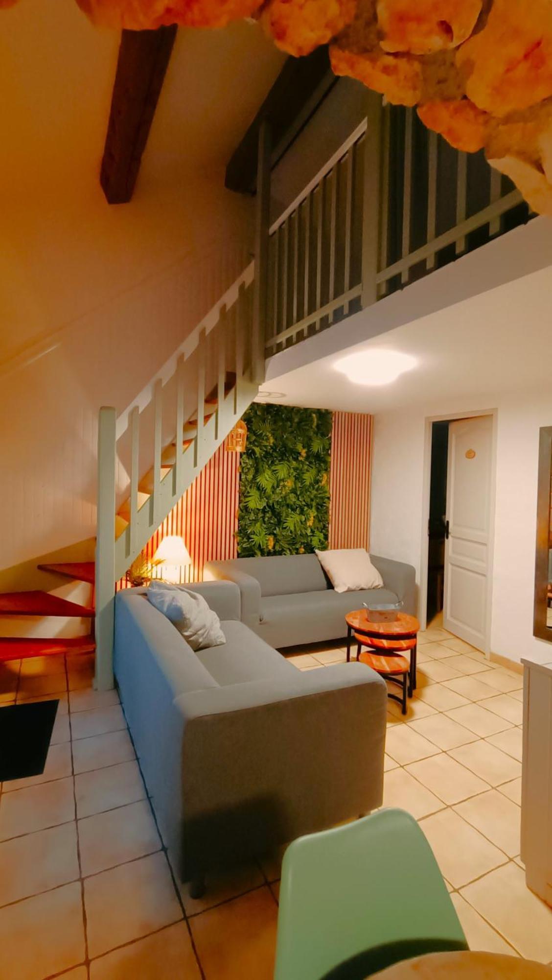 La Rose Des Vents & Spa - Gite La Parenthese Neoules Exterior photo